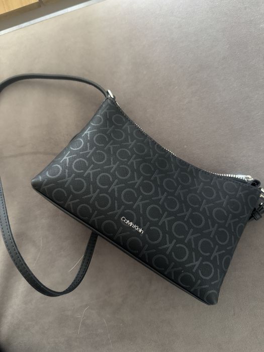 Calvin Klein чорна сумка