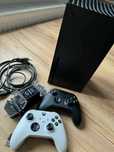 Xbox Series X 1 tb+SSD Seagate Storage 512 gb, 2 Pady, ładowarka