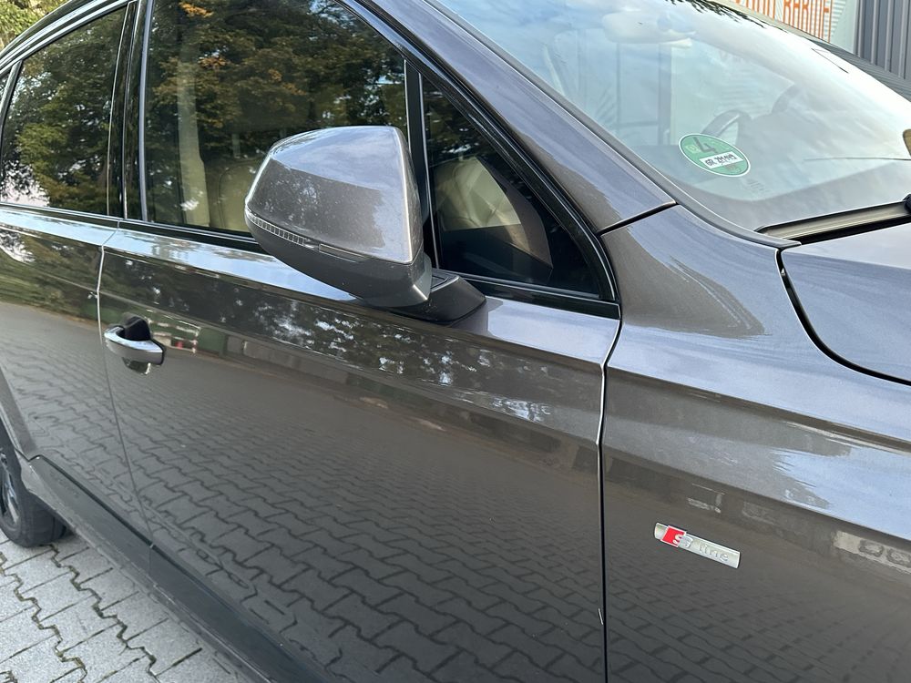 Audi Q7 3.0tdi quattro ,s line,matrix,hed up,kamery 360