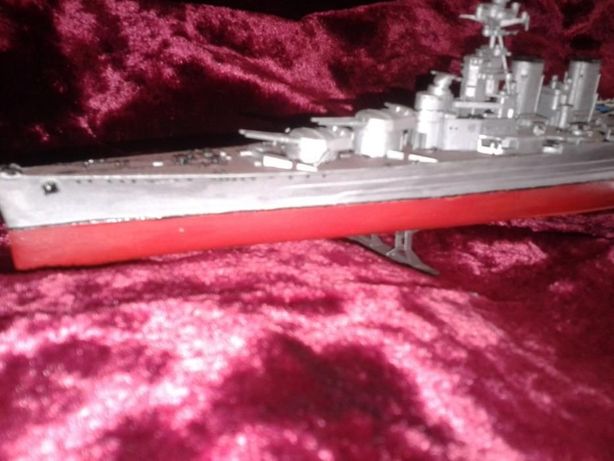 Масштабная модель британского крейсера HOOD Худ