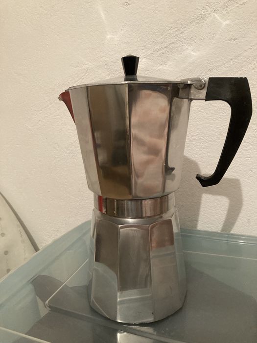 Cafeteira Italiana para 12 chávenas , nova