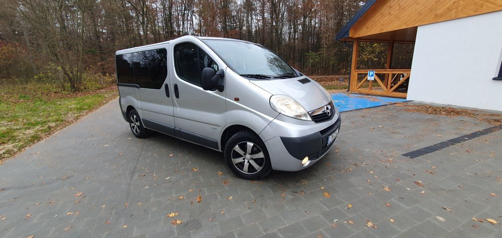 Opel Vivaro*9 Osobowy*Kamera*Klimatyzacja*Hak*Alu*2006r*2.0 Dci