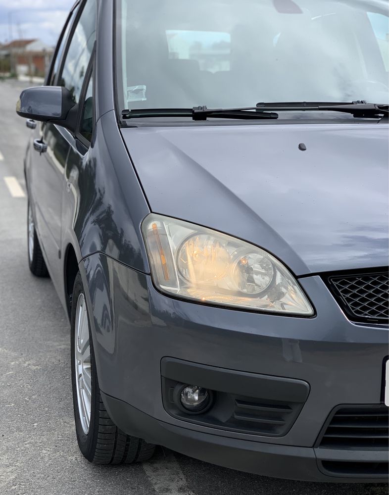 Ford Focus C-Max versão Ghia 110cv