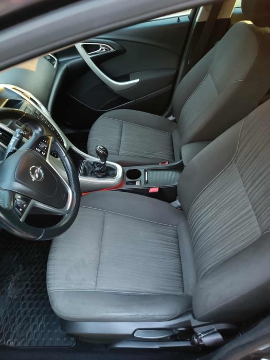 Opel astra J benzyna