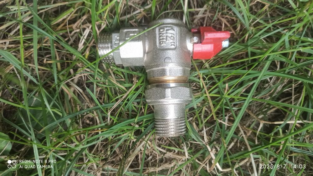 Кран американка кутовий кульовий Італія 1/2" дюйма