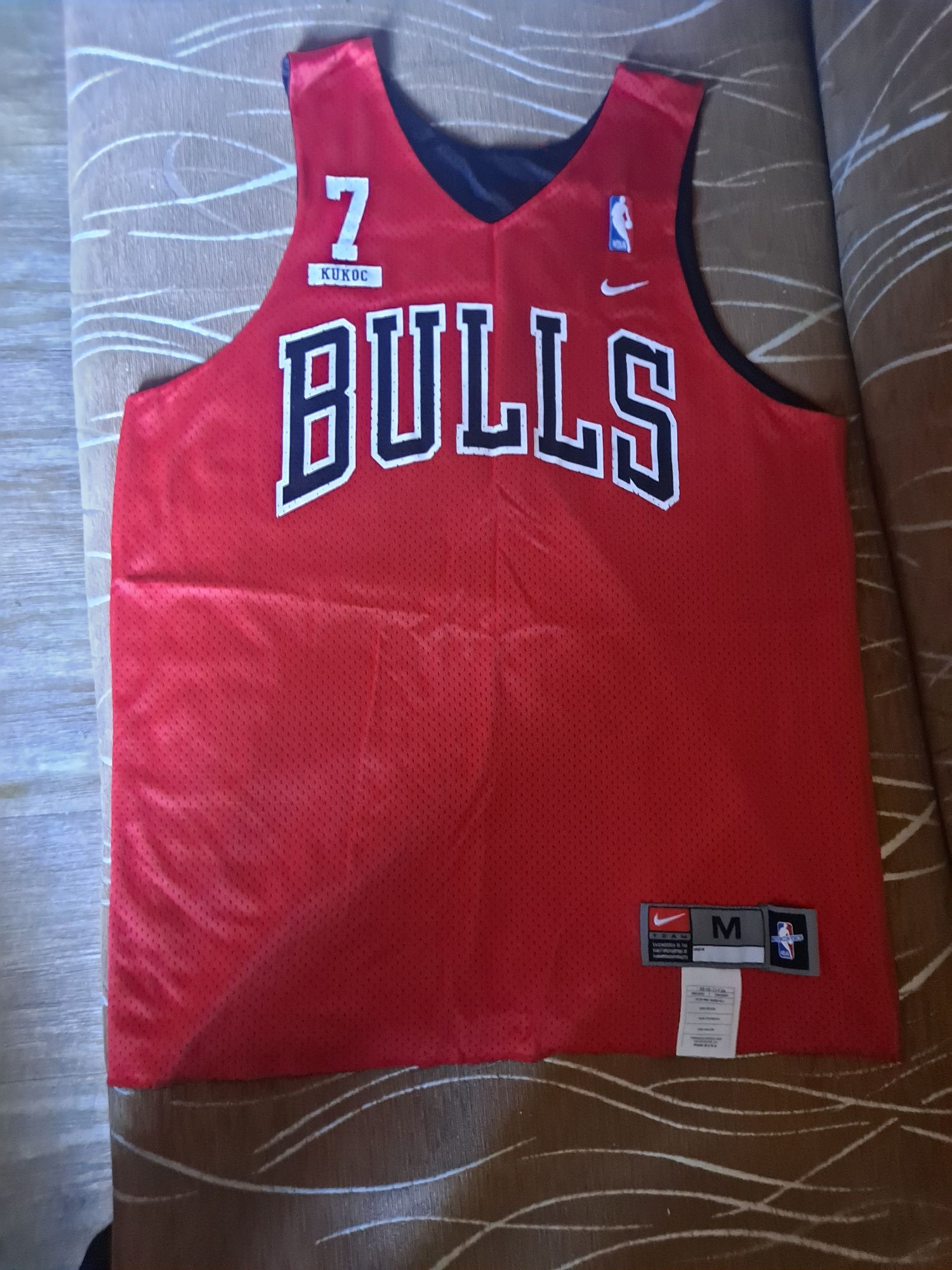 Koszulka NBA nike  Kukoc Chicago Bulls rozmiar M dwustronna 52 cm szer