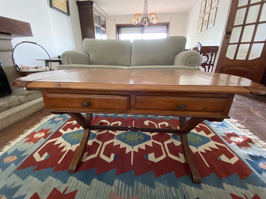 Mesa de Centro (Antiga)