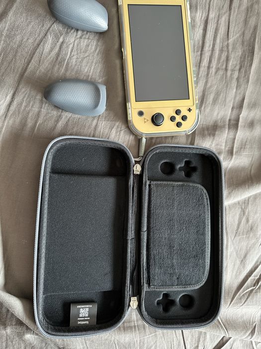 Nintendo Switch Lite Zelda + 128GB Card + Case + Case64171760267651122