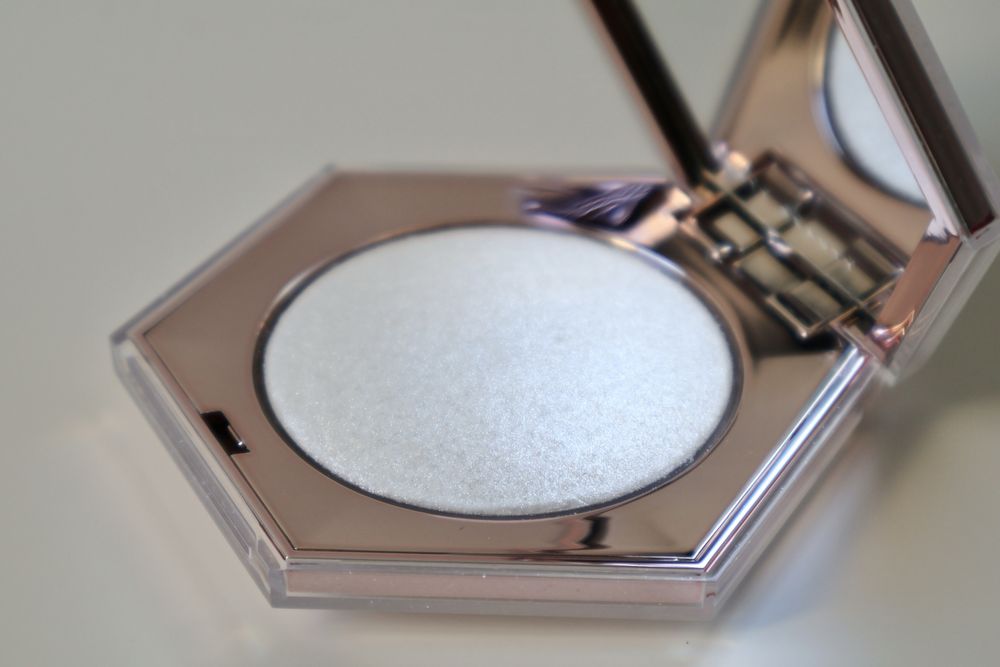 Iluminador Fenty Beauty Diamond Bomb – PORTES INCLUÍDOS