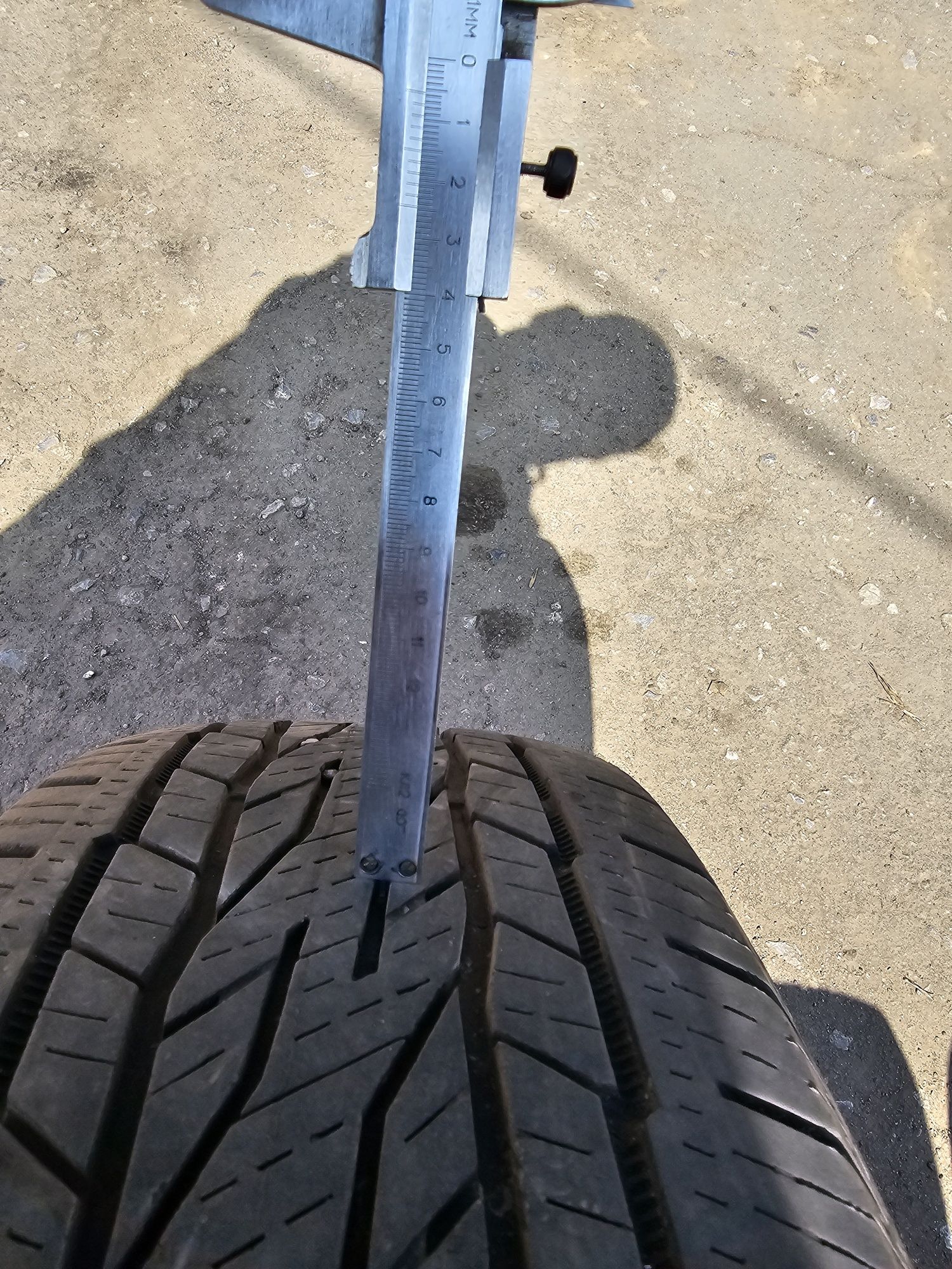 Продам резину continental conti cross contact lx2 245/70 16