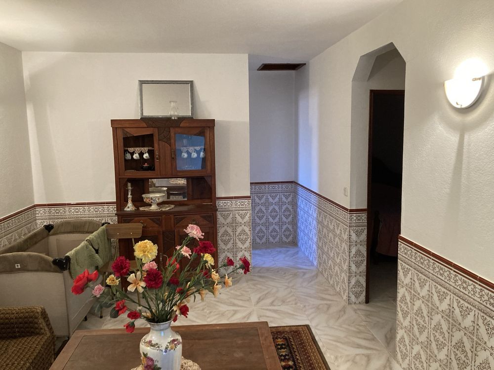 Vivenda com 3 quartos, 2 wc e quintal, aquecimento bomba calor