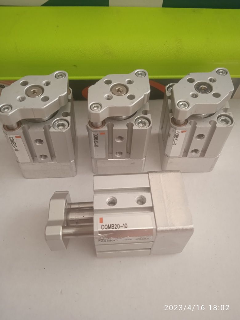 Lote de pneumáticos semi novos