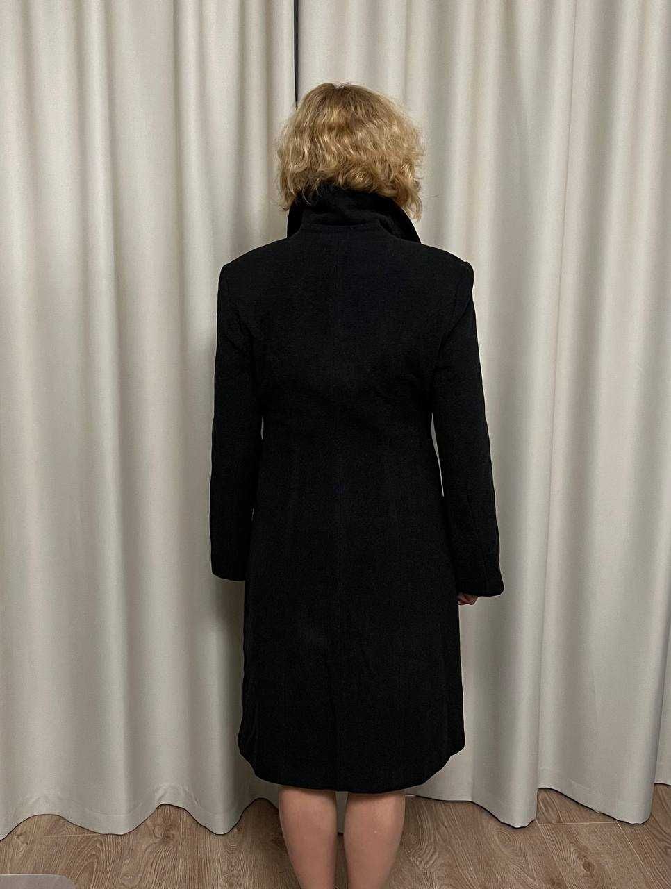 продается женское пальто