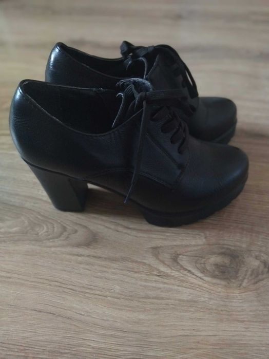 Жіночі босоніжки 36 розмір