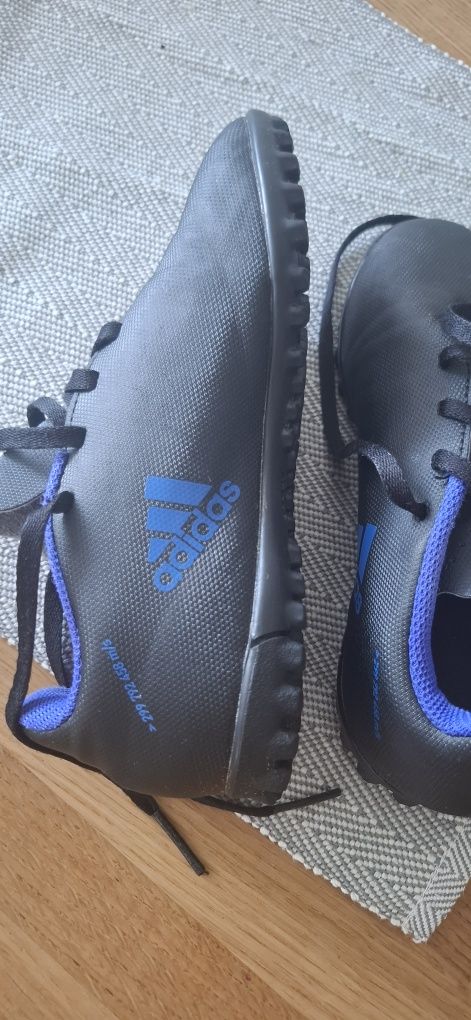 Turfy adidas rozm 33 jak nowe.