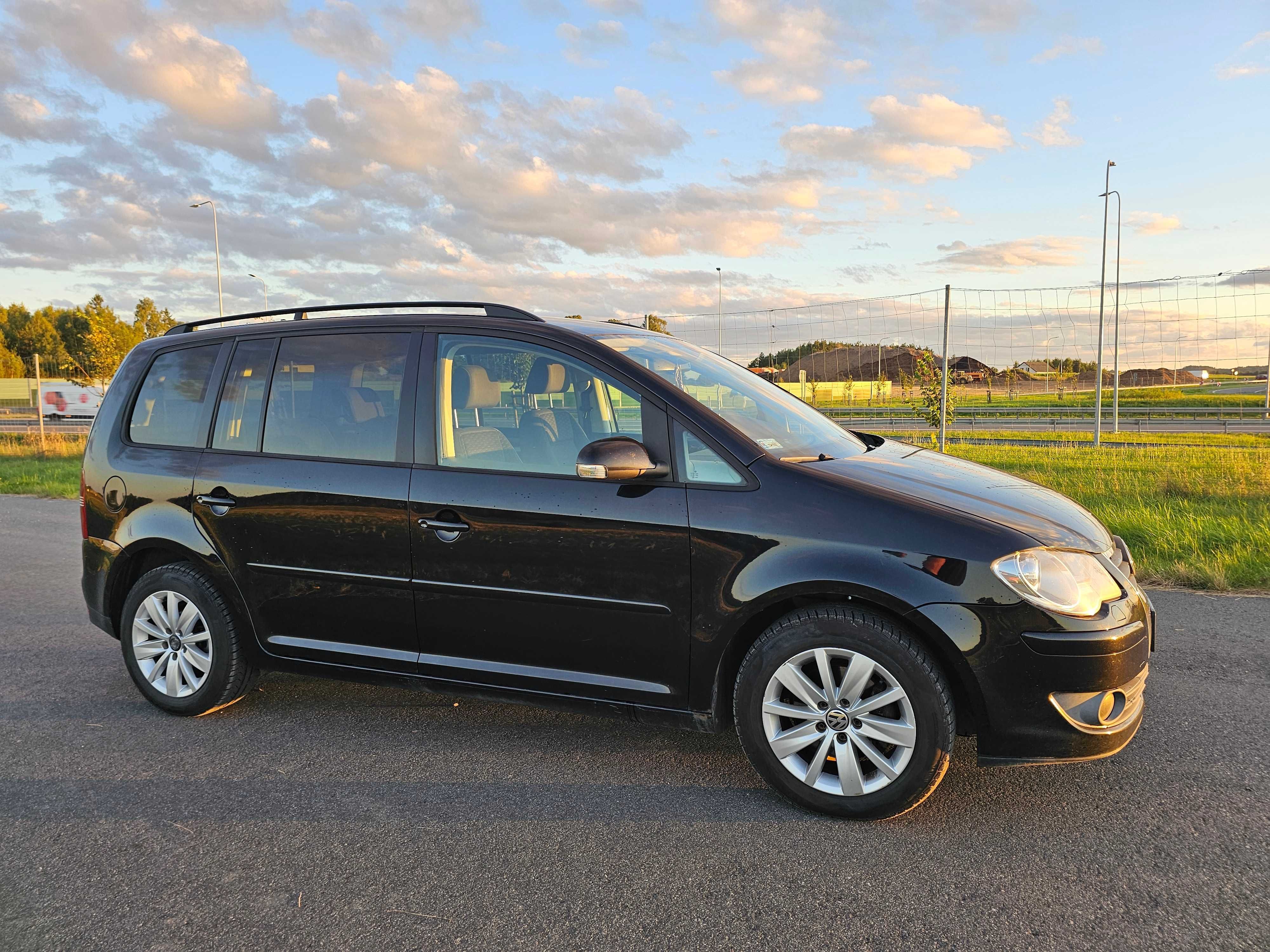 Volkswagen Touran 2.0 DSG -czarny / automat / prywatnie / zamiana