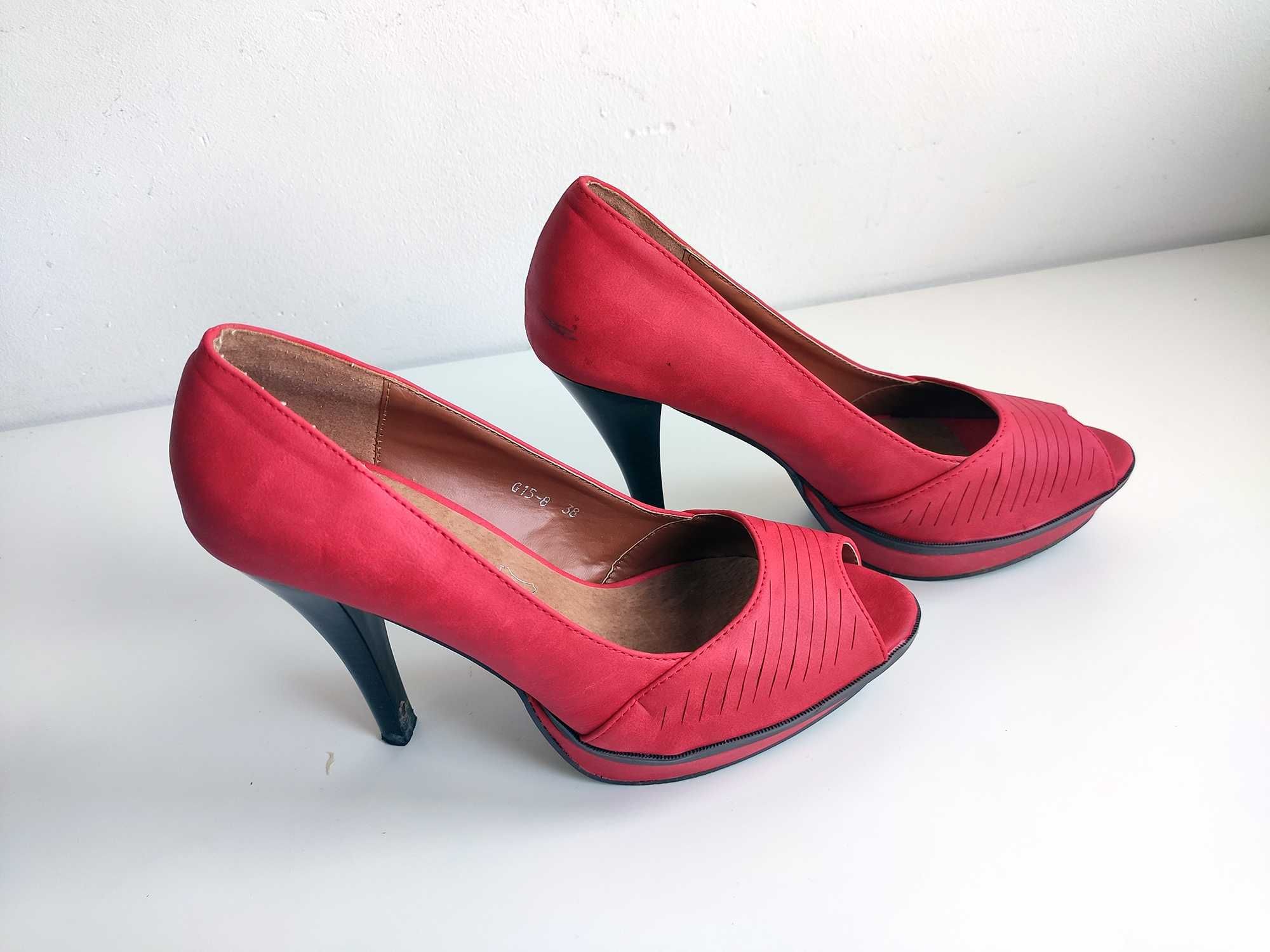 Czerwone buty szpilki D&C rozmiar 38