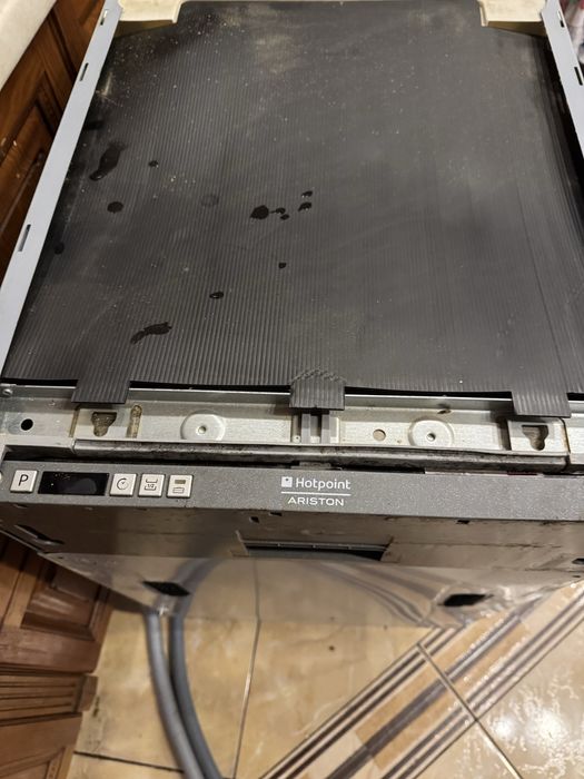 Посудомийка Ariston CIS LST 328