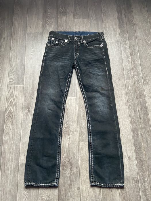 Штани True Religion в гарному стані є маленький дифект
