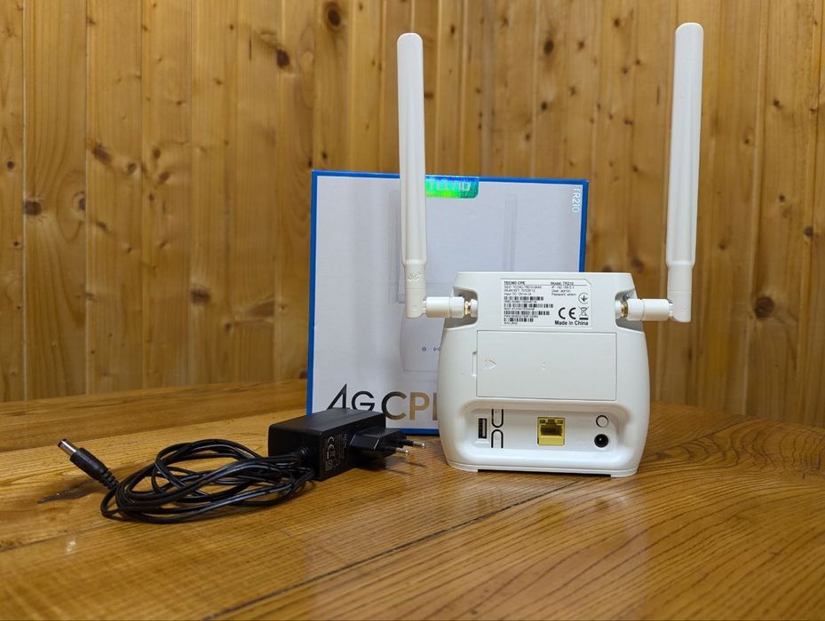 Стаціонарний 4G маршрутизатор Tecno TR210 з акумулятором 2000 mAh 4G L