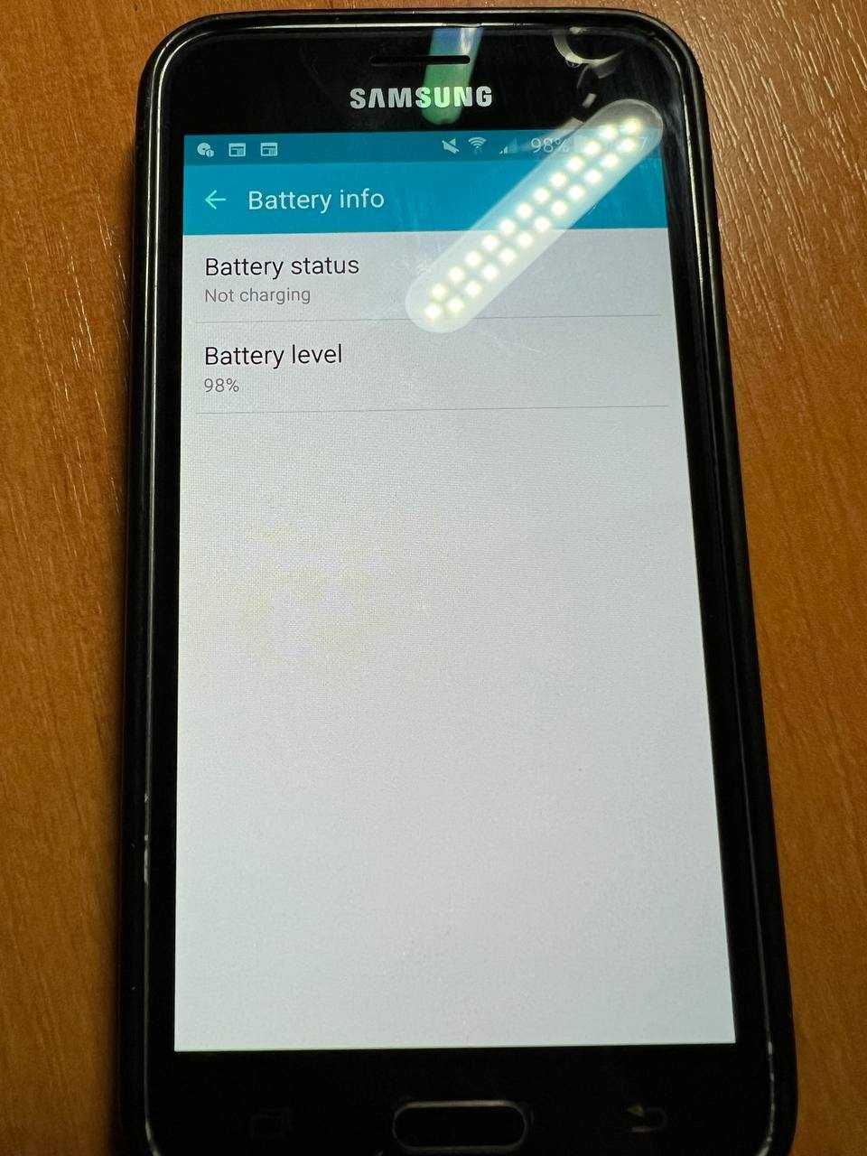 Samsung
Galaxy J3 (SM-J320H/DS)