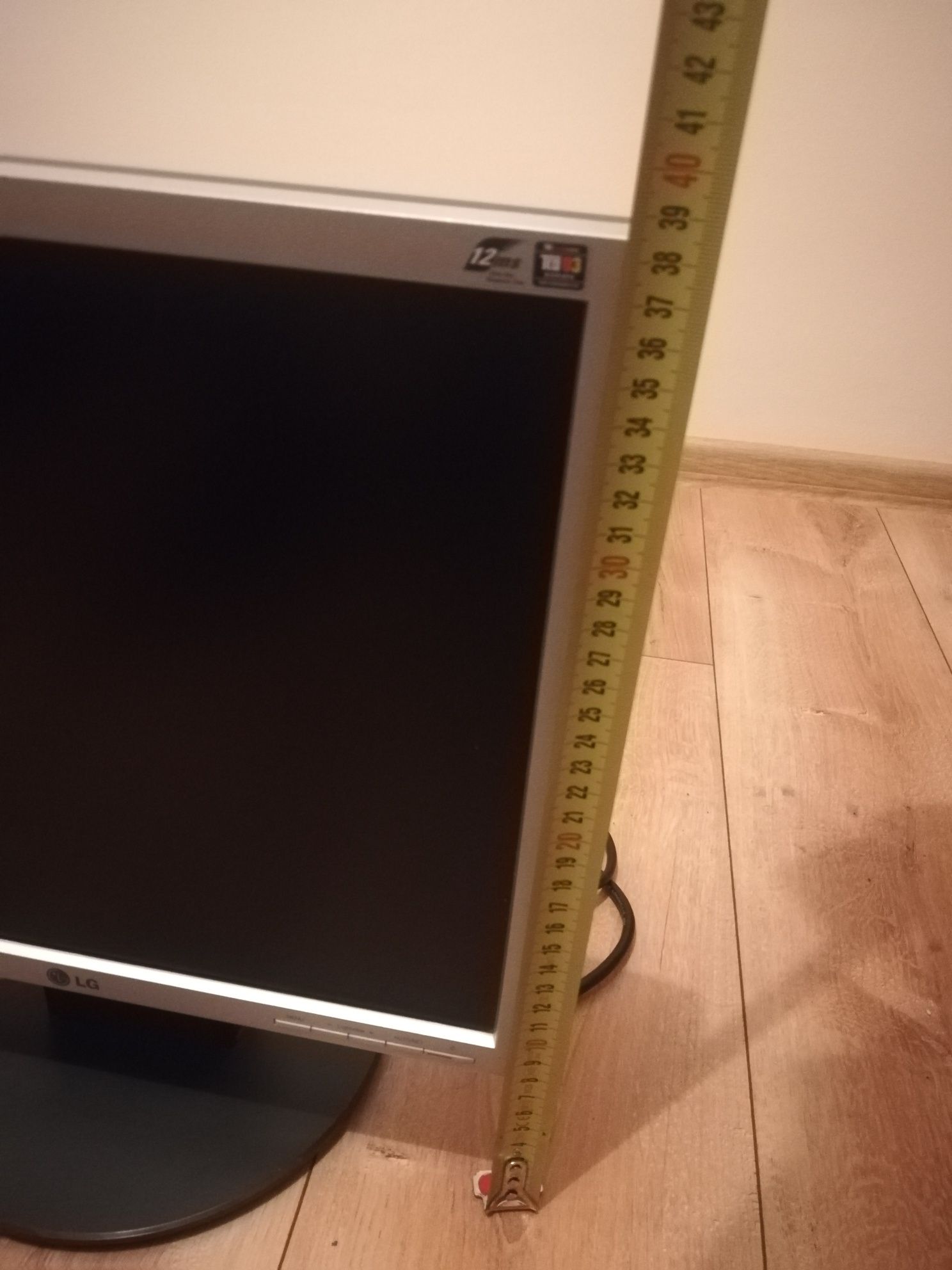 Monitor LG 1750S