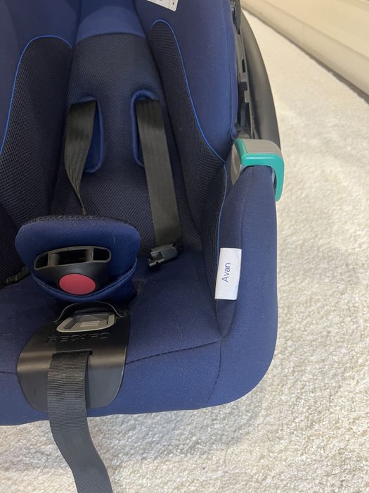 Продам НОВОЕ автокресло Recaro Avan