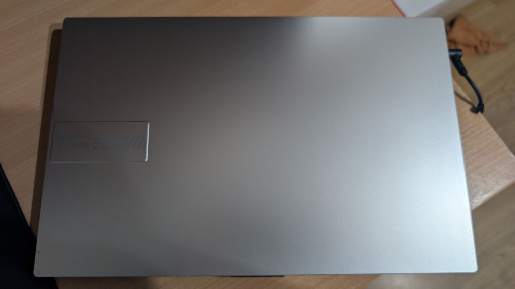 Ноутбук ASUS Vivobook Go 15 OLED E1504FA-L1284 (90NB0ZR1-M00U9