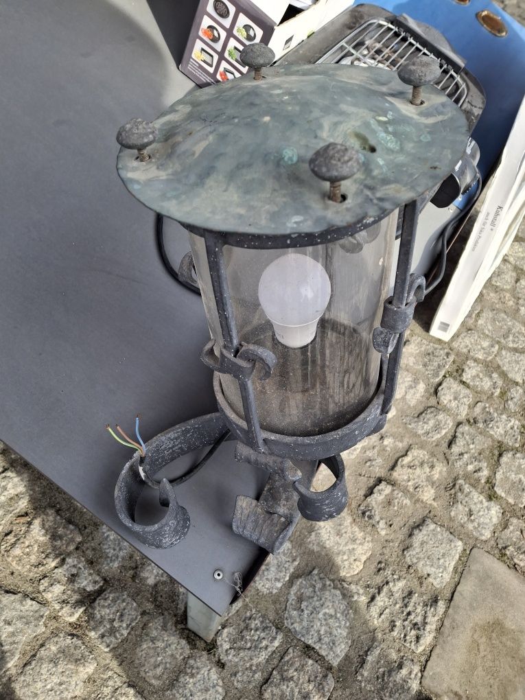 Lampa zewnętrzna