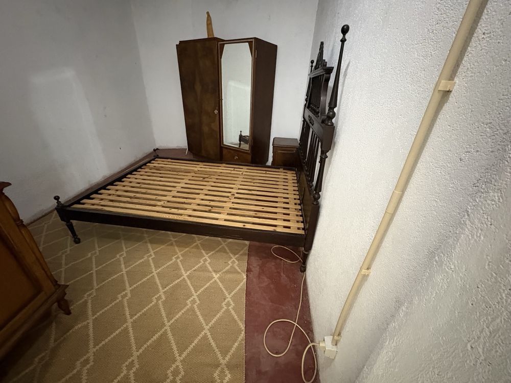 Casa no luso com um quarto, sala cozinha e casa de banho