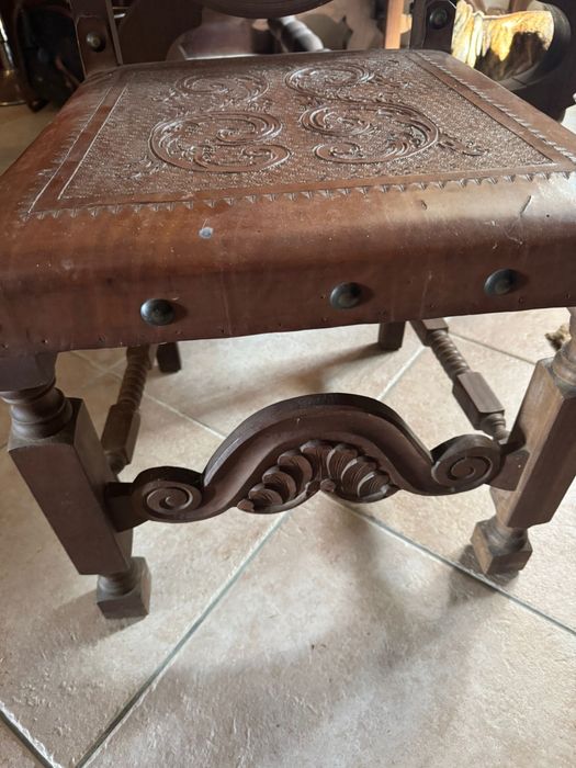 Mesa de jantar antiga