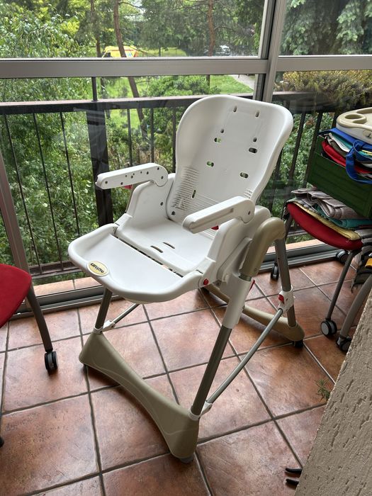 Krzesełko do karmienia Caretero Bistro