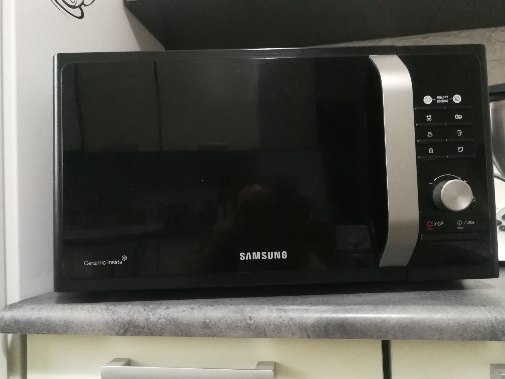 Kuchenka mikrofalowa Samsung 23L, 800W