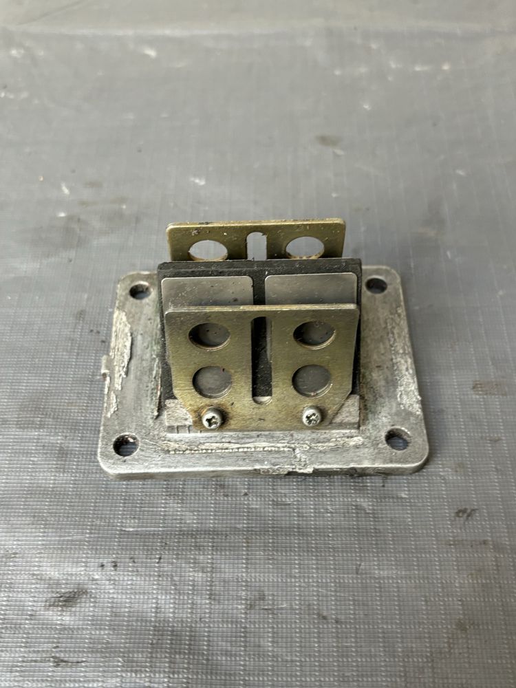 Zawór membranowy membrana YAMAHA DT125 Lc