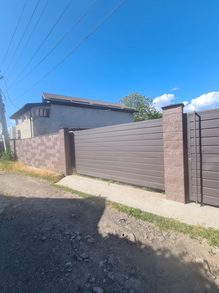 Продам 3-х этажный "Умный дом" площадью 214кв.м. 7 соток земли Диевка1