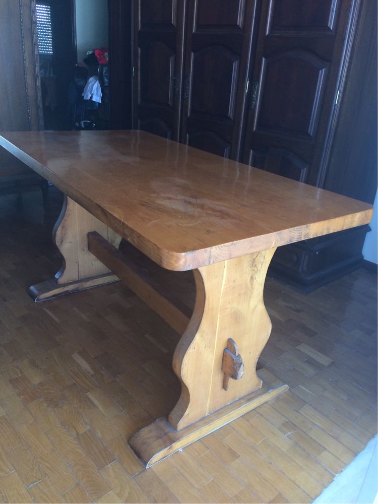 Mesa madeira de excelente qualidade