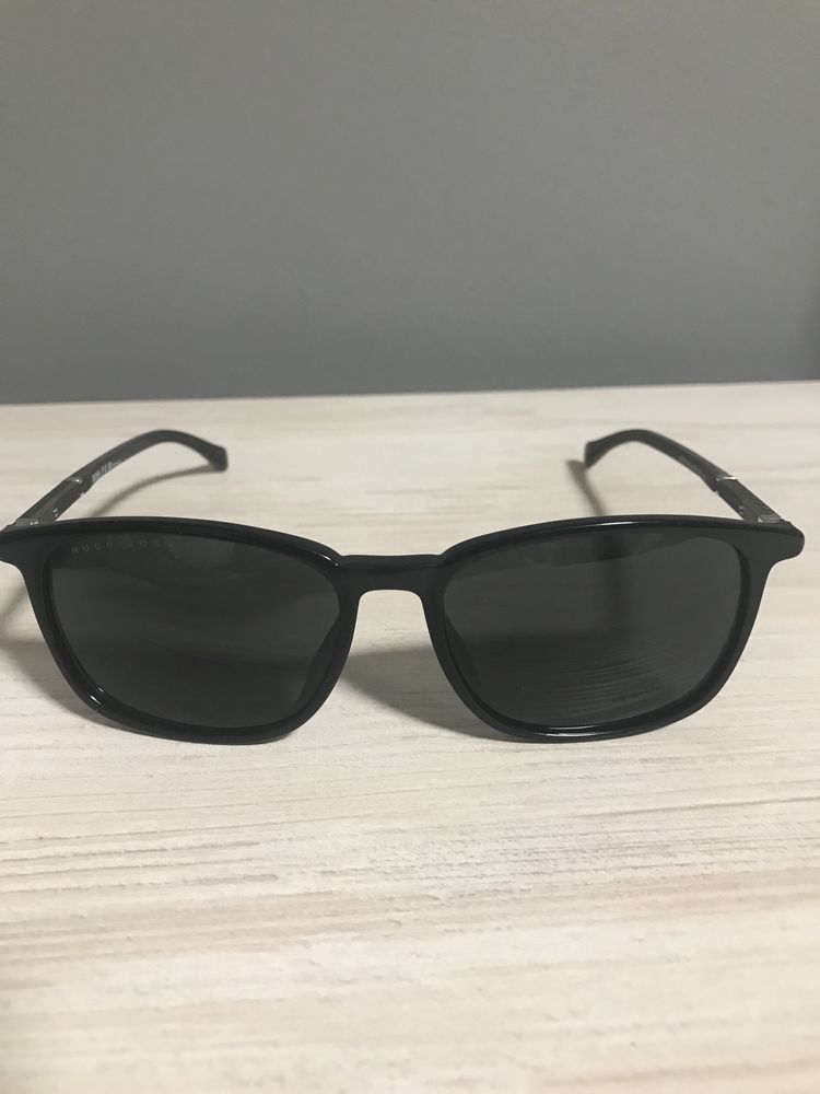 Продам чоловічі сонцезахисні окуляри Hugo Boss