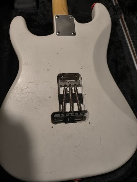 Guitarra ST c/ captação ativa EMG
