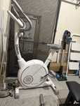 Rower magnetyxxny stacjonarny bialy