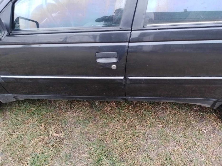 Продам терміново Пежо 405