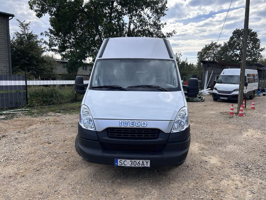 Wynajem duży bus Iveco Daily L4H2 blaszka, dostawczak