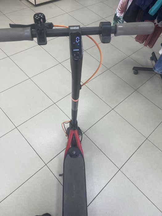 Єлектросамокат ninebot kick scooter