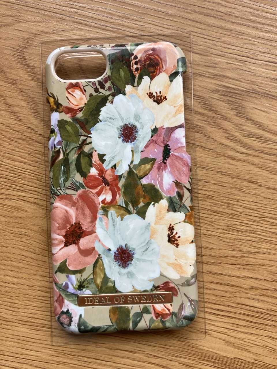 etui na iPhone 6/7/8/SE iDeal of Sweden ananasy + drugie gratis