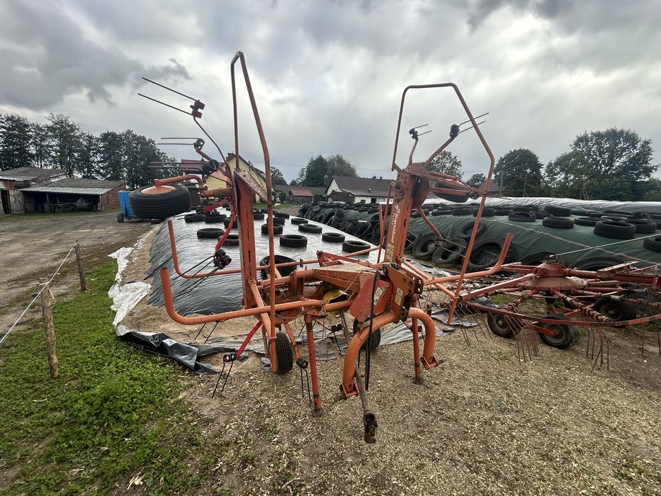 Kverneland TA744 przetrząsacz