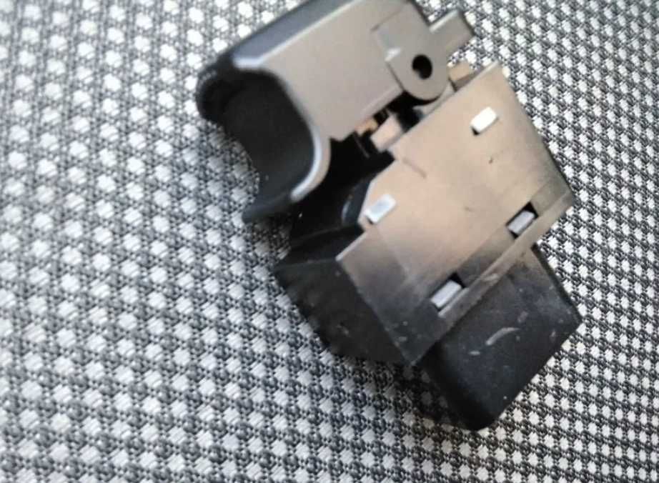 Кнопка стеклоподъемника Hyundai Santa fe