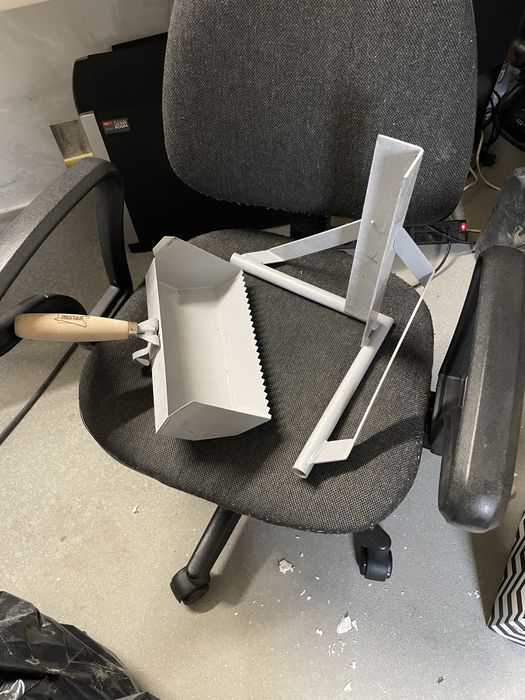 Kielnia ytong + przyrząd do cięcia pustaków YTONG