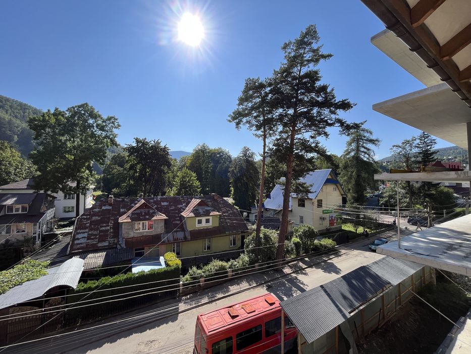 Продаж будівлі в центрі Яремче