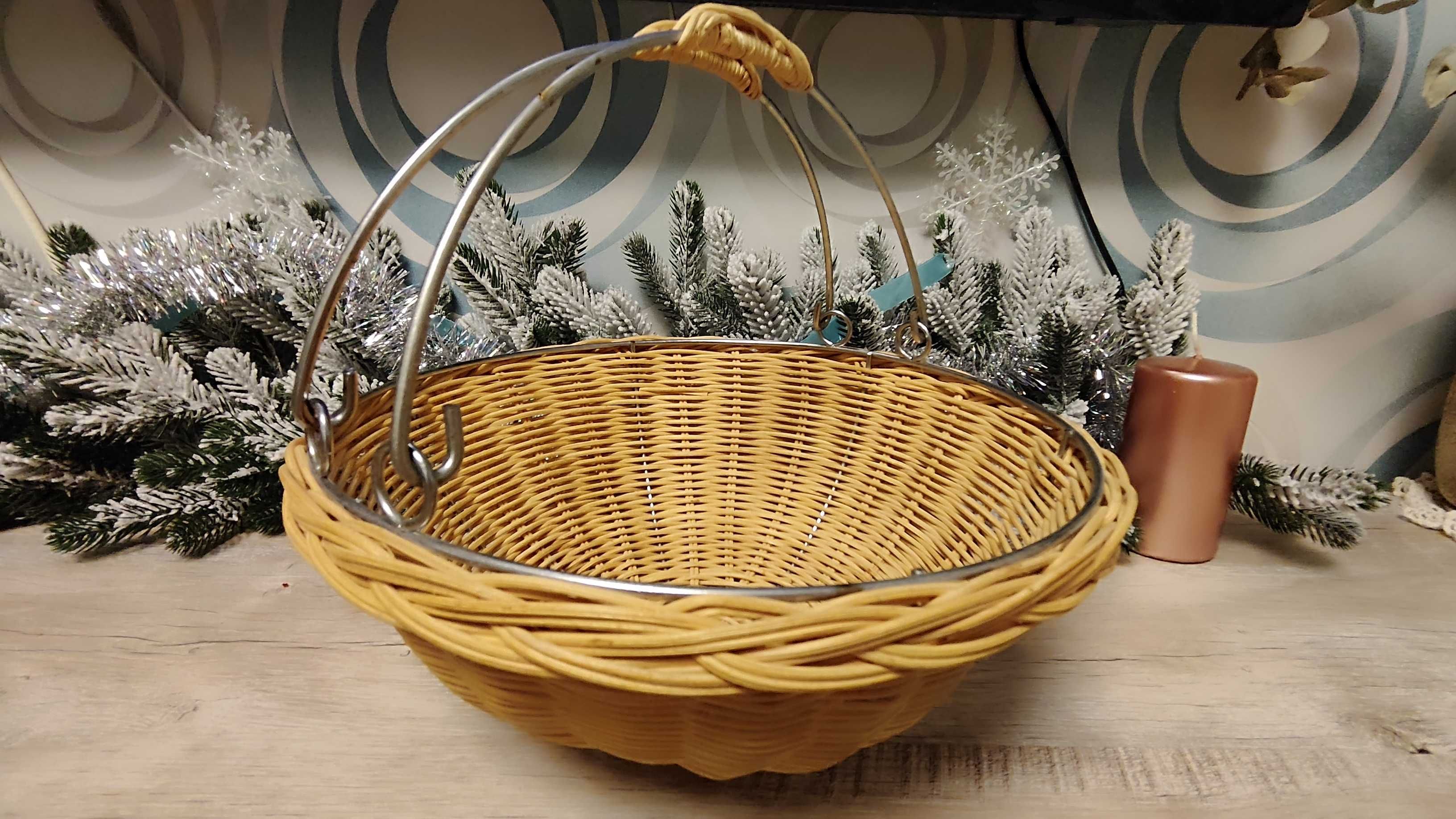 Корзина для фруктів плетена