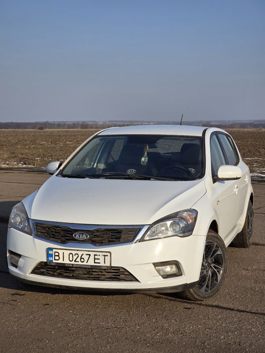 Продам Kia ceed 2010