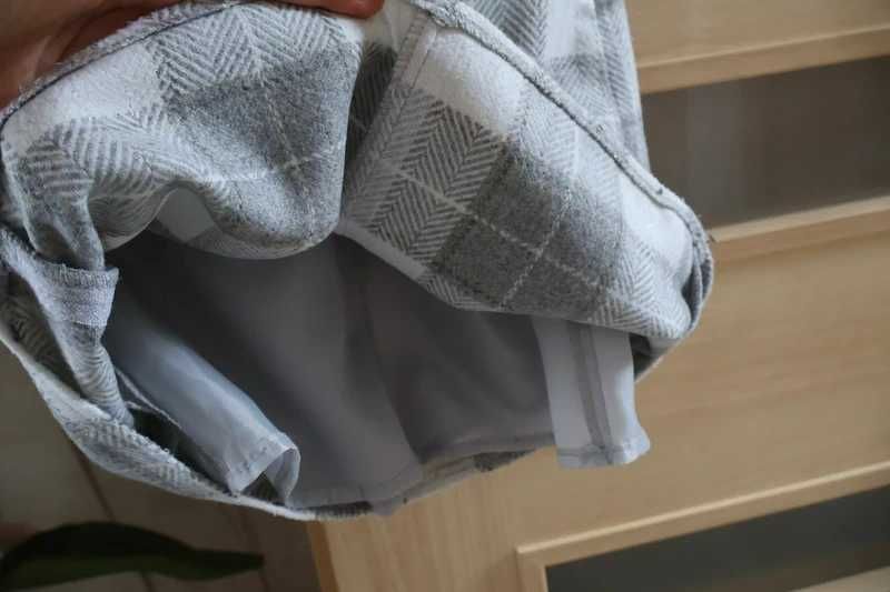 Szaro-biała sukieneczka rozm. 104 Nutmeg